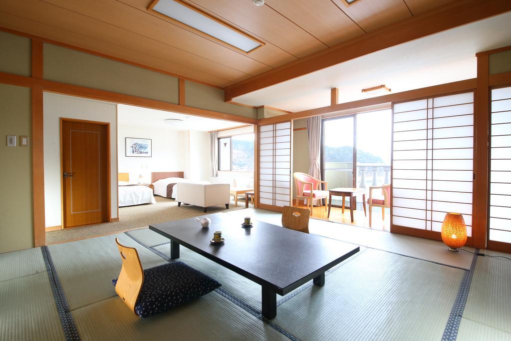 足和田ホテル 富士河口湖町 エクステリア 写真