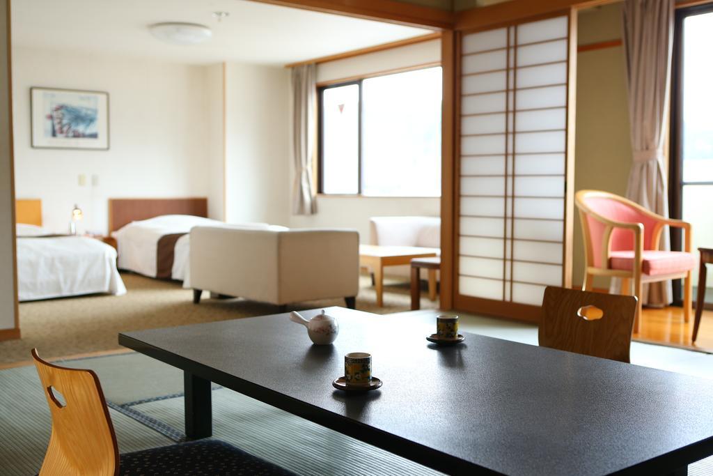 足和田ホテル 富士河口湖町 エクステリア 写真