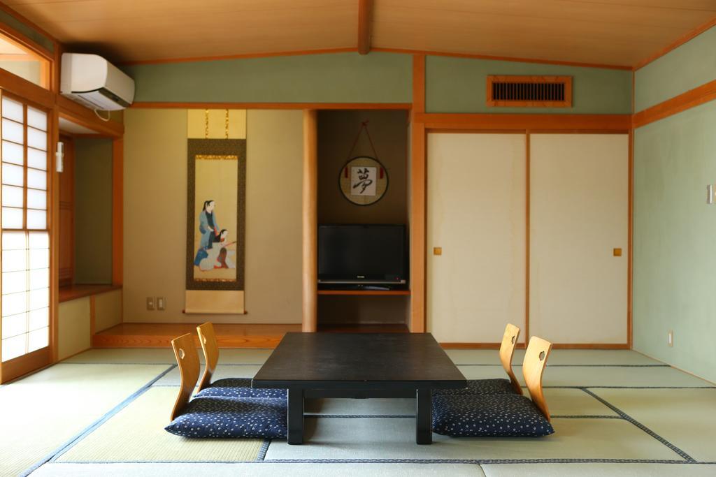 足和田ホテル 富士河口湖町 エクステリア 写真